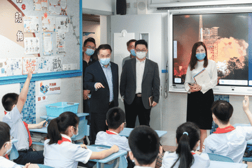 戴森通过上海市教委向六所中小学捐赠空气净化风扇，为学生返校保驾护航